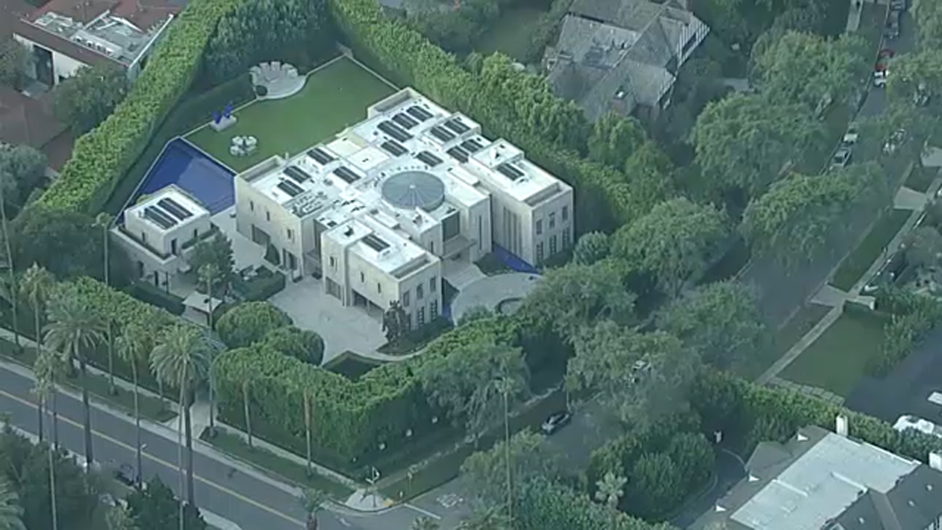 FBI serves search warrant tied to Eric Swalwell investigation at mansion in Beverly Hills
       — 6ABC Action News (Philadelphia)