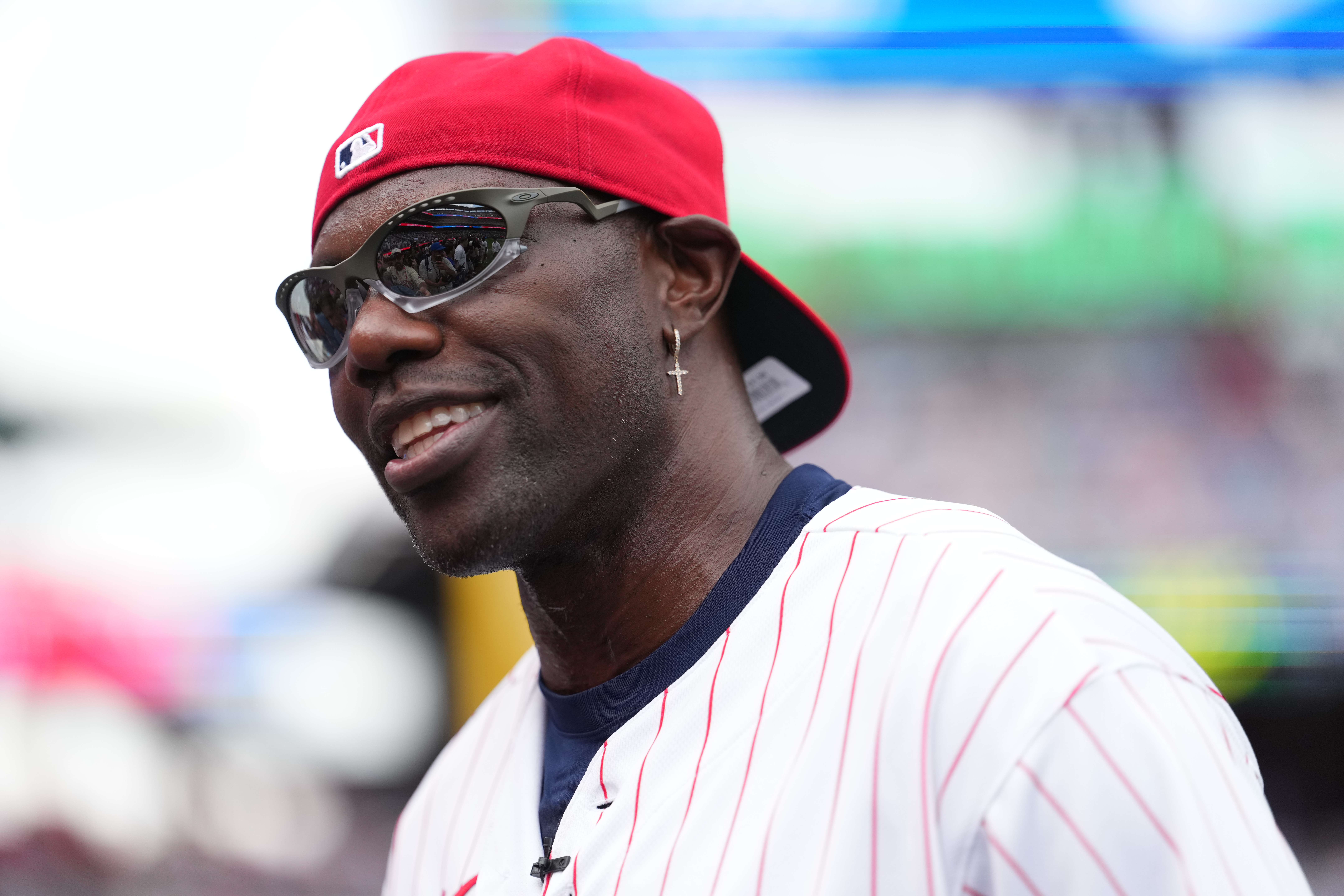 Trailer for Terrell Owens documentary revisits receiver's driveway workout during Eagles holdout — PhillyVoice